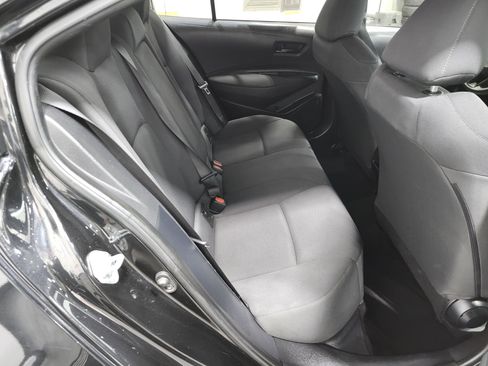 Used 2022 Toyota Corolla LE image 17