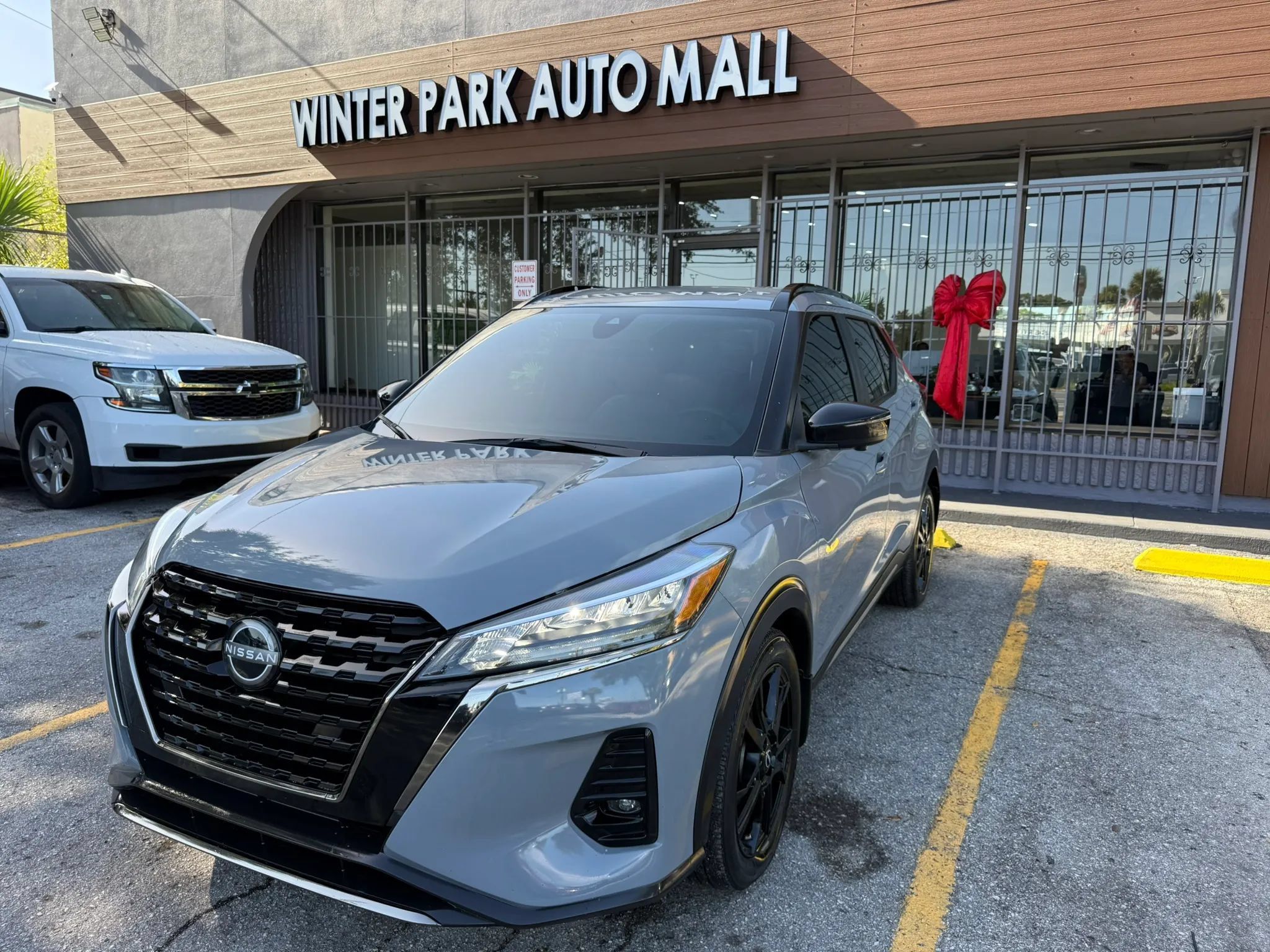 Used 2023 Nissan Kicks SR w/ SR Premium Package FWD image 1