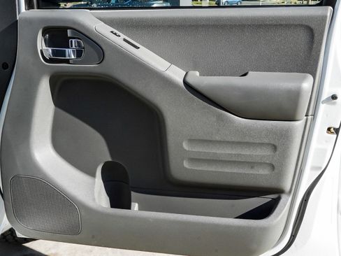 Used 2017 Nissan Frontier SV w/ SV Value Truck Package image 25