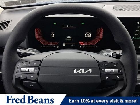 New 2025 Kia K4 LXS image 14