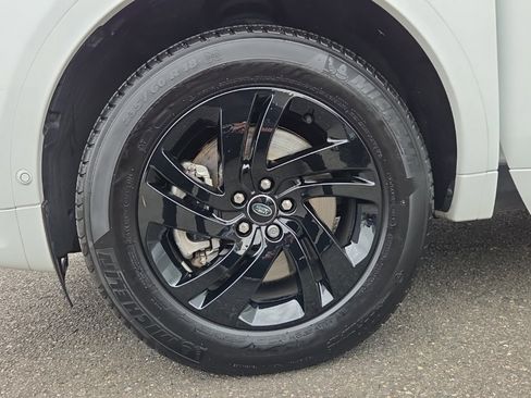 Certified 2024 Land Rover Discovery Sport S image 28