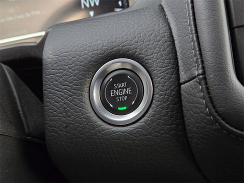 Used 2024 GMC Yukon XL Denali w/ Advanced Technology Package image 16