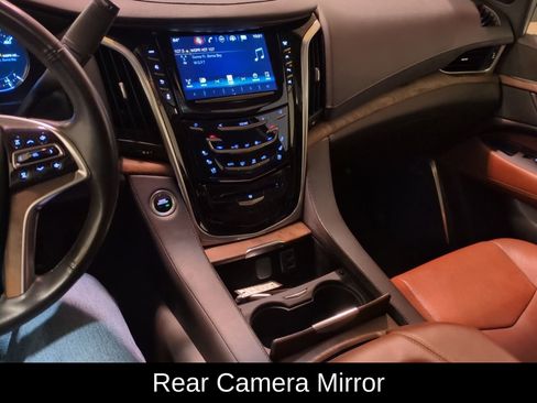 Used 2019 Cadillac Escalade Premium Luxury image 22