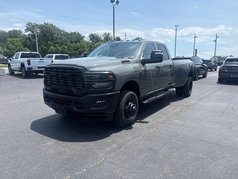New 2026 RAM 3500 Tradesman AWD/4WD image 4