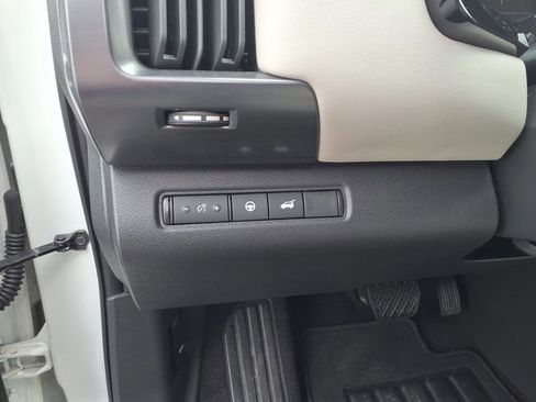 Used 2024 Nissan Pathfinder SL image 14