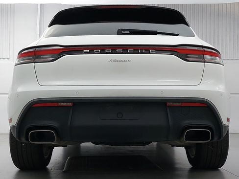 Certified 2023 Porsche Macan AWD/4WD image 6
