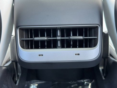 Used 2020 Tesla Model 3 Long Range image 33