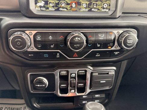 Used 2023 Jeep Wrangler Unlimited w/ Sun & Screen Package AWD/4WD image 24