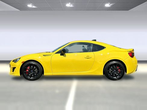 Used 2017 Subaru BRZ Series.Yellow image 2