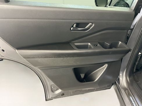 Used 2023 Nissan Pathfinder SV w/ SV Premium Package image 27