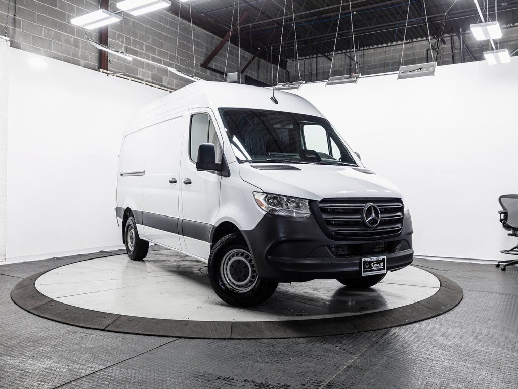 Used 2025 Mercedes-Benz Sprinter 2500 image 1