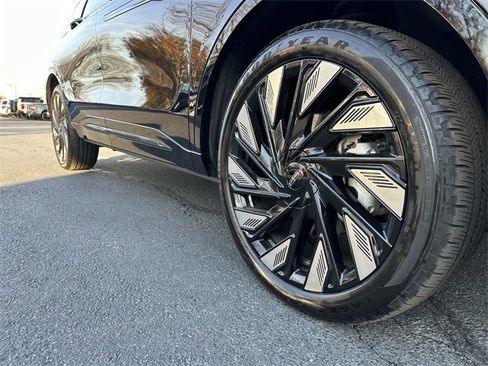 Certified 2024 Lincoln Nautilus Reserve w/ Jet Appearance Package (87T) image 11