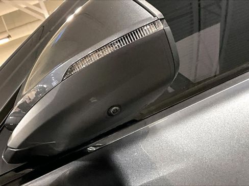 Used 2020 Audi Q8 Prestige w/ Prestige Package image 12