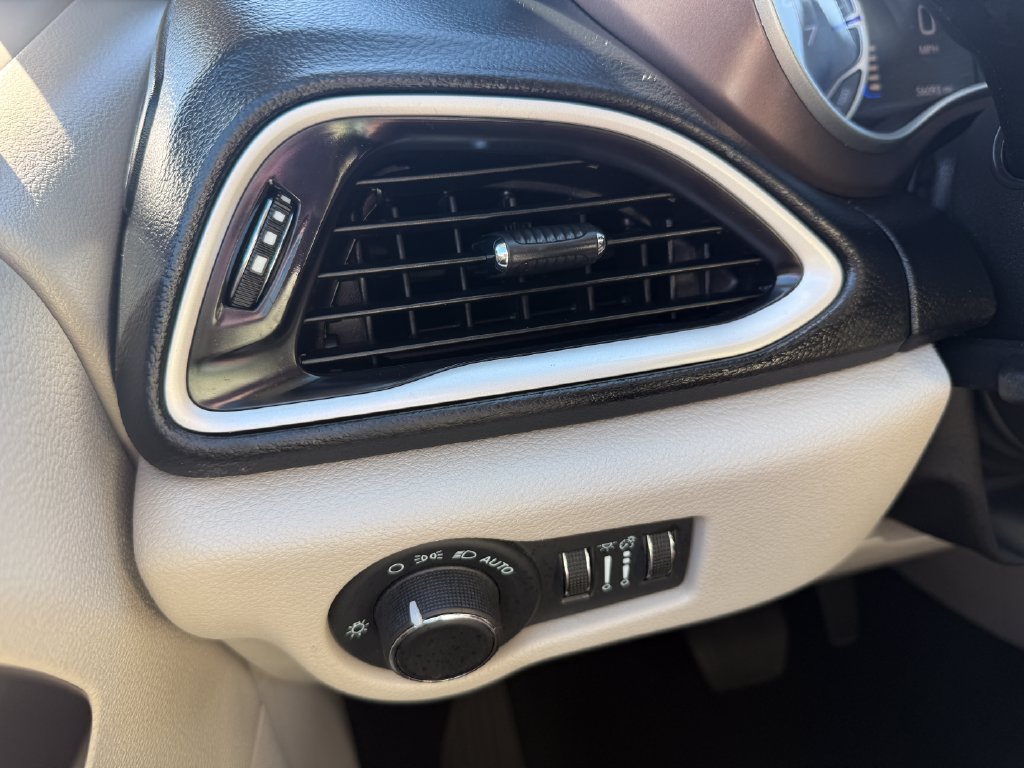 Used 2023 Chrysler Voyager LX FWD image 24