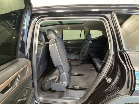 Used 2024 Volkswagen Atlas SEL Premium R-Line AWD/4WD image 23