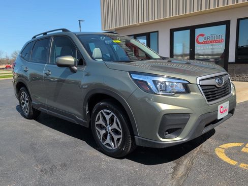 Used 2020 Subaru Forester Premium AWD/4WD image 2