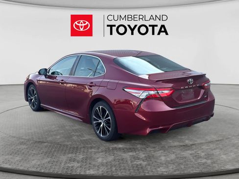Used 2018 Toyota Camry SE FWD image 3