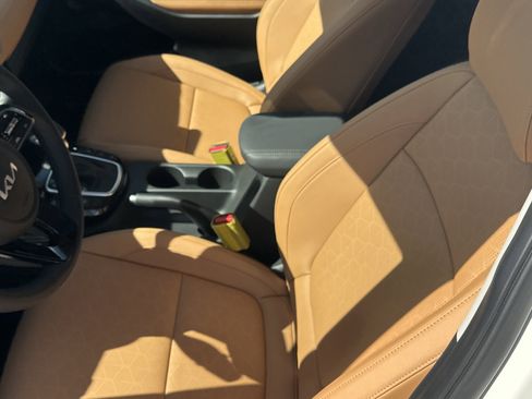 New 2026 Kia Seltos EX image 18