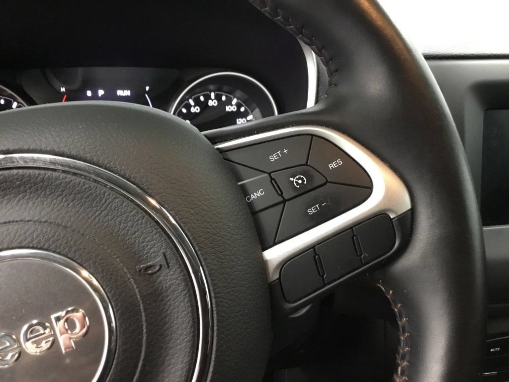 Used 2020 Jeep Compass Latitude w/ Cold Weather Group AWD/4WD image 11