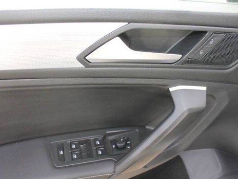 Used 2022 Volkswagen Tiguan S image 16