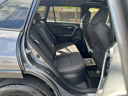 Used 2022 Toyota RAV4 SE w/ Convenience Package AWD/4WD image 26