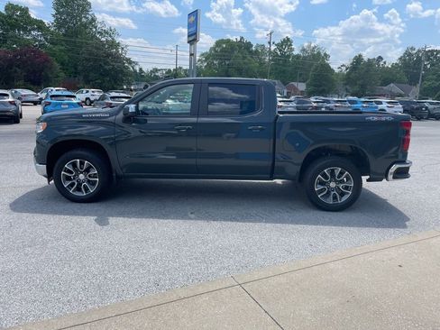 Used 2025 Chevrolet Silverado 1500 LT AWD/4WD image 5