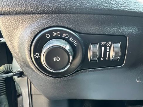 Certified 2019 Jeep Compass Latitude w/ Popular Equipment Group AWD/4WD image 18