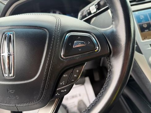 Used 2019 Lincoln MKZ Reserve FWD image 16