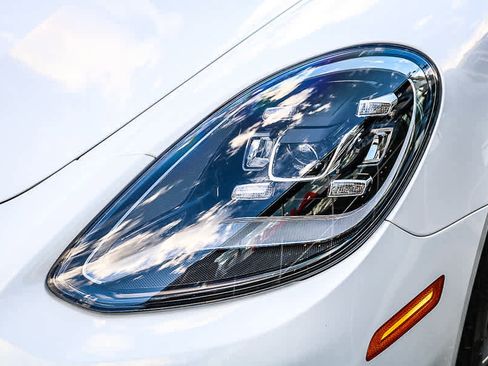 Used 2023 Porsche Panamera Platinum Edition image 5