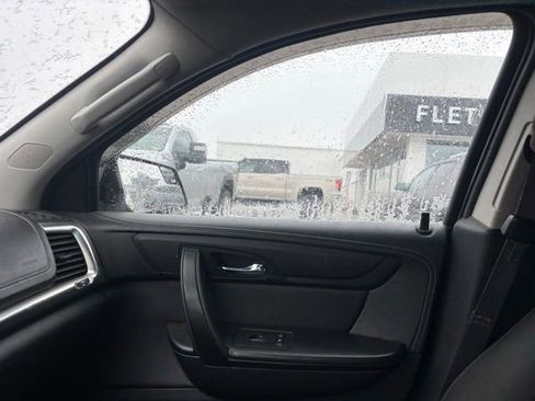 Used 2014 GMC Acadia SLE image 13