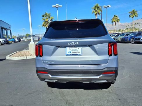 Used 2024 Kia Sorento SX image 12