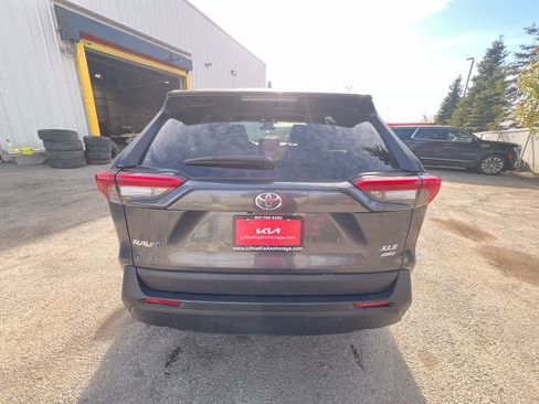 Used 2025 Toyota RAV4 XLE AWD/4WD image 27