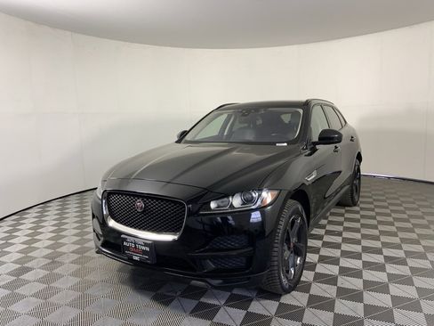 Used 2018 Jaguar F-PACE Premium image 5