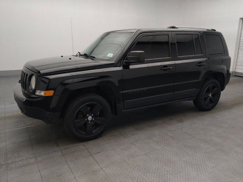 Used 2014 Jeep Patriot Limited AWD/4WD image 2