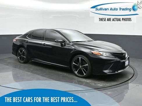 Used 2019 Toyota Camry XSE image 1