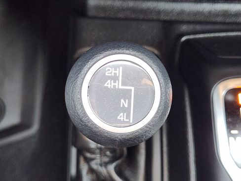 Used 2022 Jeep Wrangler Sport AWD/4WD image 21