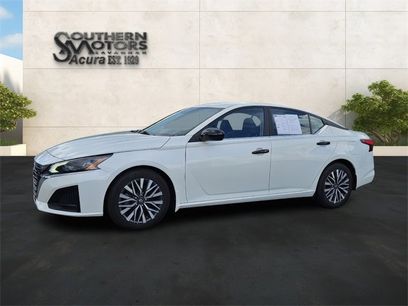 Used 2023 Nissan Altima 2.5 SV