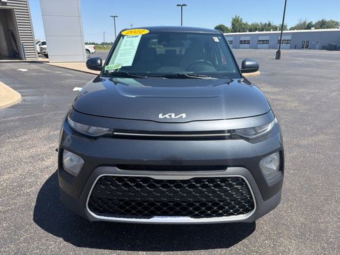 Used 2022 Kia Soul LX w/ Technology Package FWD image 4