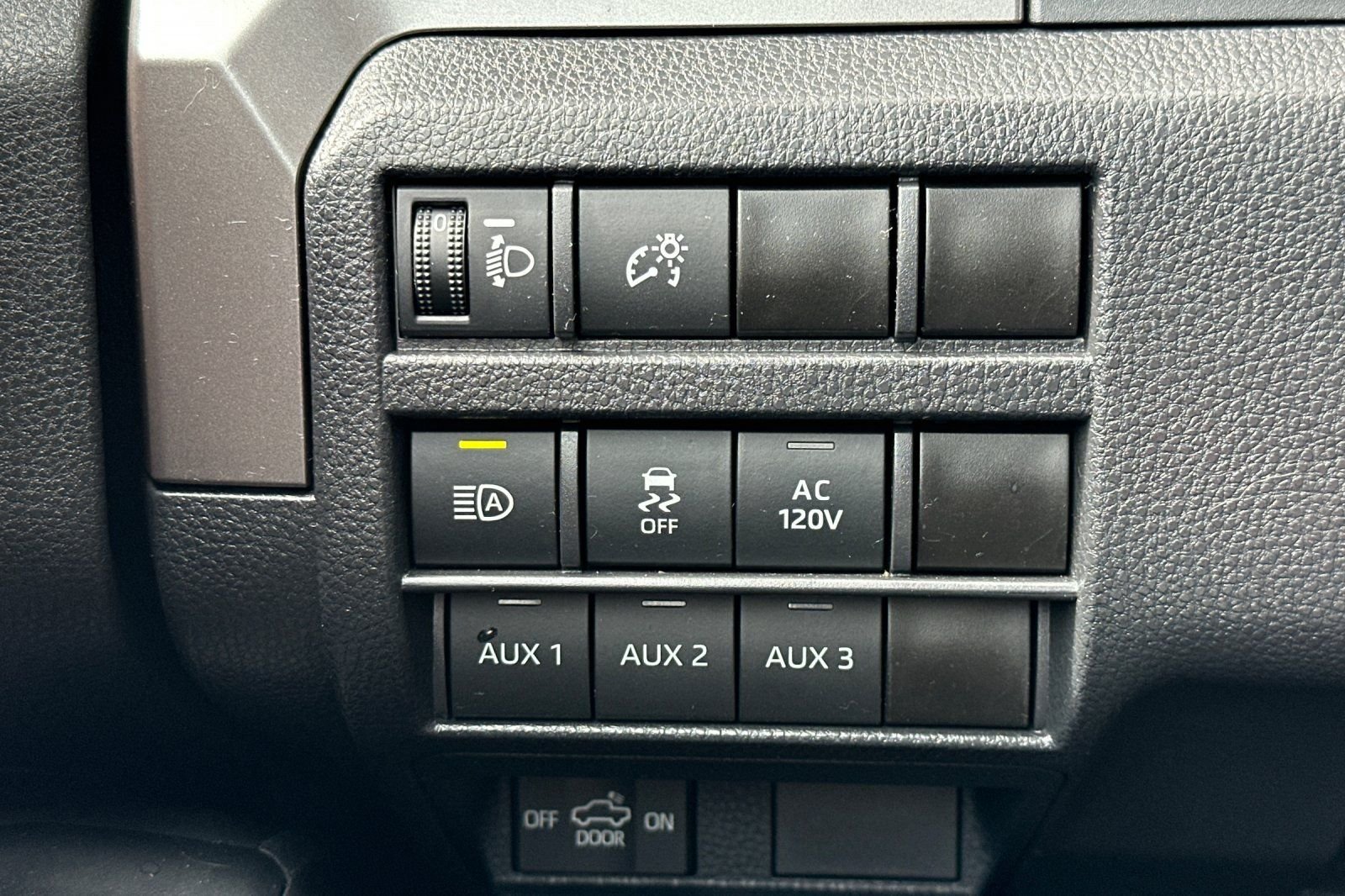 Used 2024 Toyota Tacoma TRD Off-Road w/ TRD Off Road Upgrade Package AWD/4WD image 30