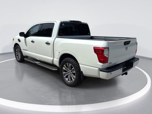 Used 2017 Nissan Titan SL RWD image 6