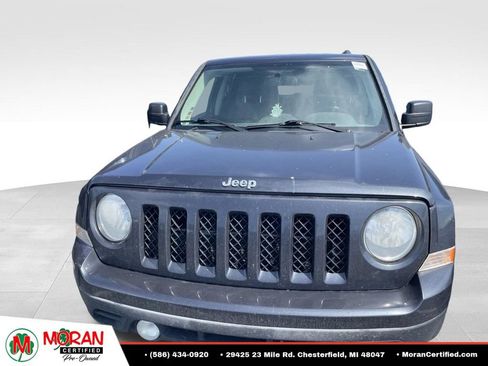 Used 2014 Jeep Patriot Latitude FWD image 2