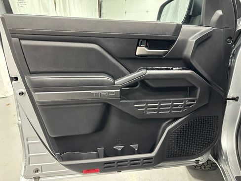Used 2026 Toyota Tacoma TRD Off-Road AWD/4WD image 8