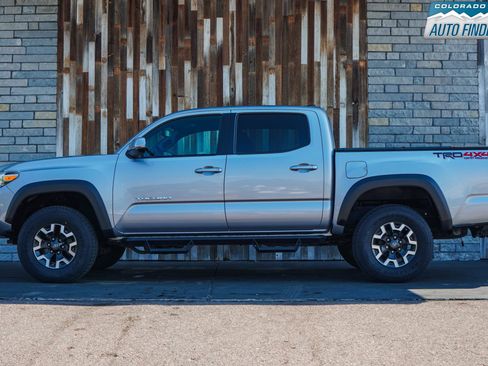 Used 2017 Toyota Tacoma TRD Off-Road AWD/4WD image 2