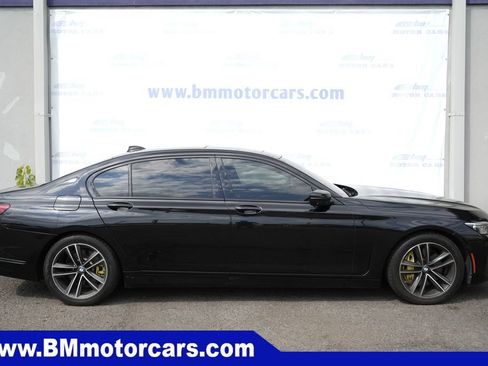 Used 2020 BMW 750i xDrive w/ Cold Weather Package AWD/4WD image 7