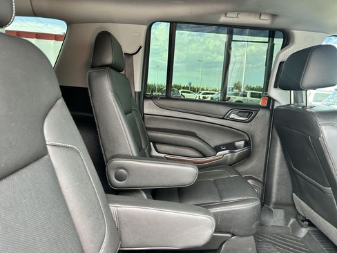 Used 2019 GMC Yukon XL SLT w/ Graphite Performance Edition AWD/4WD image 11