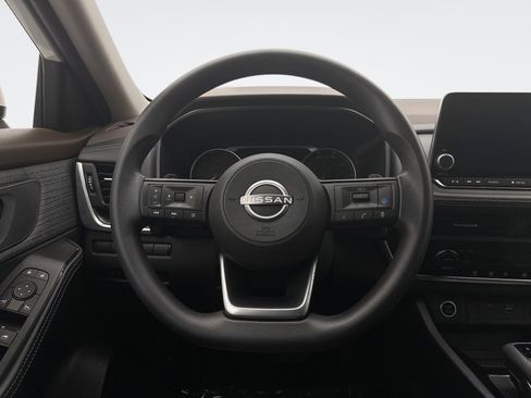 Used 2023 Nissan Rogue SV image 12