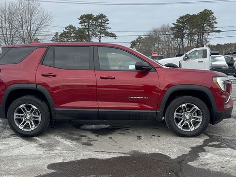 Used 2025 GMC Terrain Elevation image 3