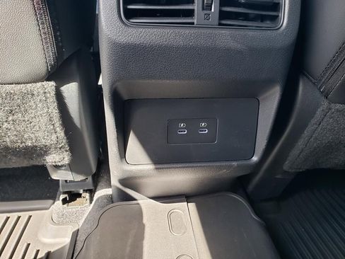 Certified 2025 Nissan Rogue SV image 21