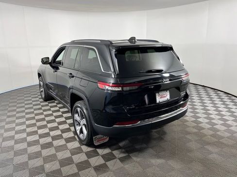 Used 2023 Jeep Grand Cherokee Limited image 4