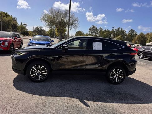 Used 2023 Toyota Venza LE AWD/4WD image 4